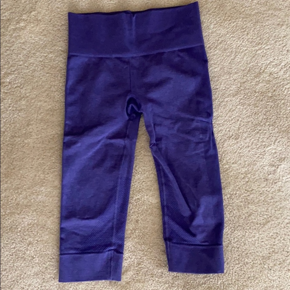Cropped lululemon workout pants